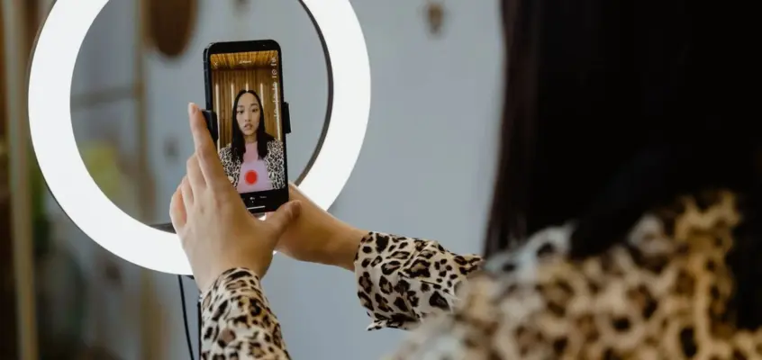 Revolutionising Marketing with Augmented Reality (AR)